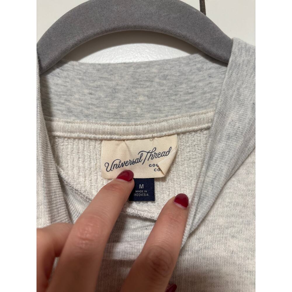 Universal Thread Gray Crewneck Sweatshirt M - Picture 3 of 7